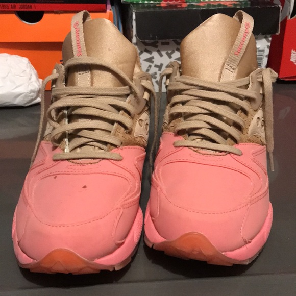 Saucony men’s sneakers. - Picture 2 of 4